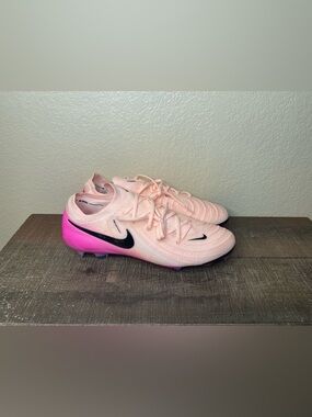 Nike Phantom GX 2 Elite FG “Prism Pack”
- Size 10 Men.